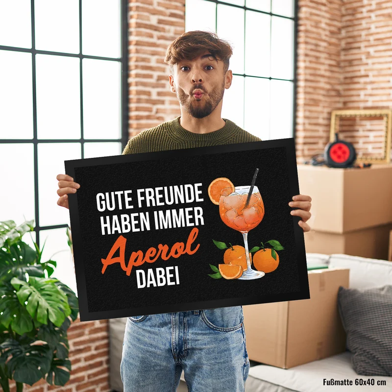 Cocktail Fußmatte in 35x50 cm mit Spruch Gute Freunde haben immer Aperol dabei