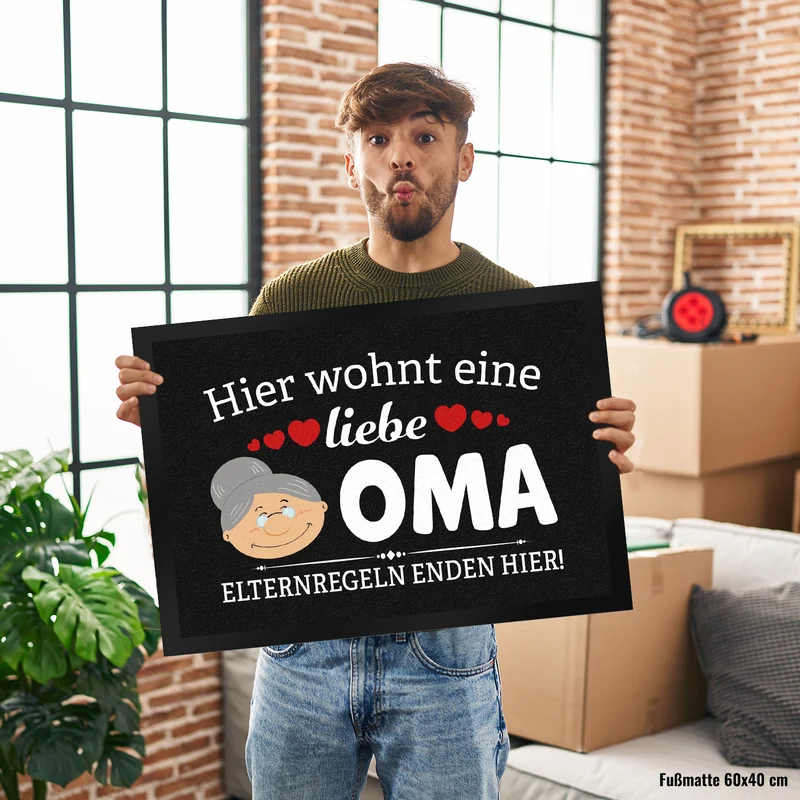 Hier wohnt eine liebe Oma Fußmatte