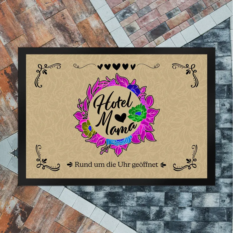 Hotel Mama Fußmatte mit floralen Mustern und Aufschrift