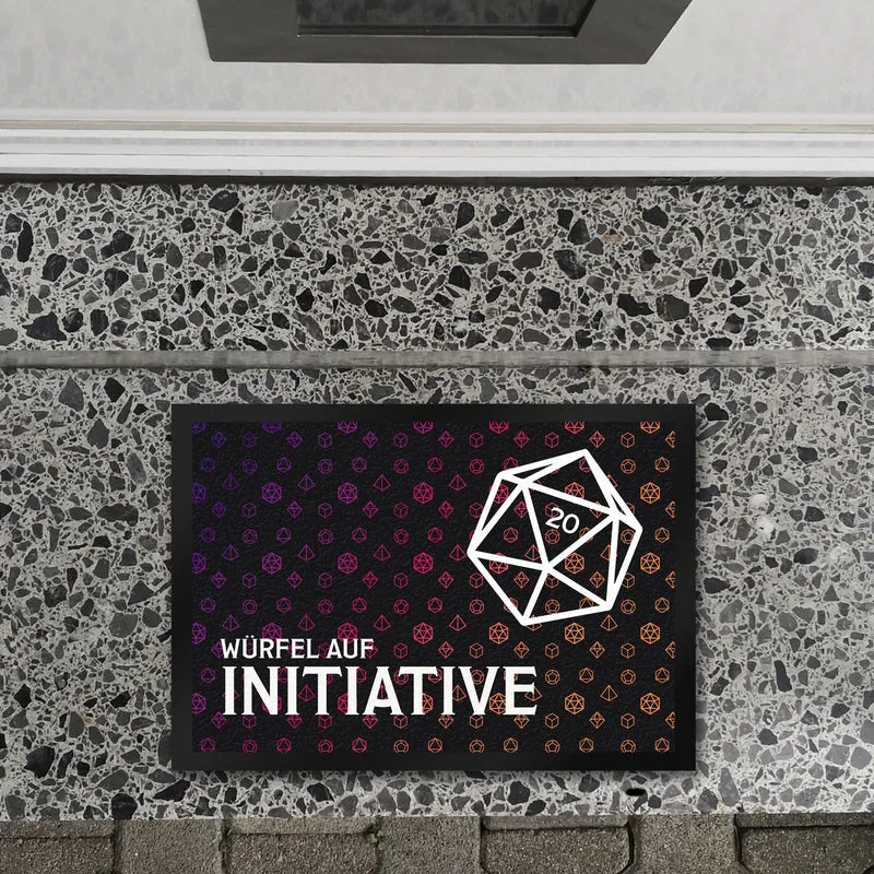 Tabletop Fußmatte mit Würfelmuster und Spruch: Würfel auf Initiative