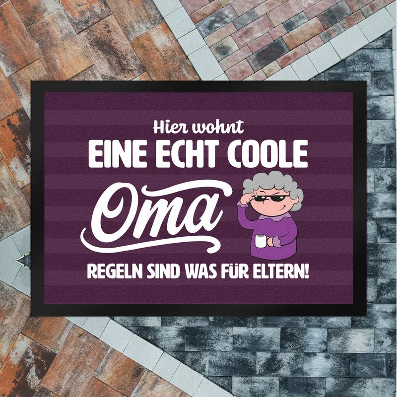 Coole Oma Fußmatte in 35x50 cm mit Spruch Regeln sind was für Eltern