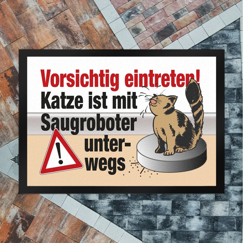 Vorsichtig eintreten - Katze auf Saugroboter Fußmatte