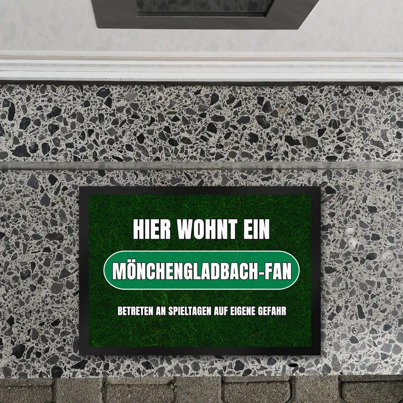 Hier wohnt ein Mönchengladbach-Fan Fußmatte mit Rasenmotiv