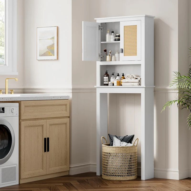 Mobiletto portaoggetti sopra il WC Garvee con ante in rattan, ripiano regolabile, legno, bianco, per bagno e lavanderia