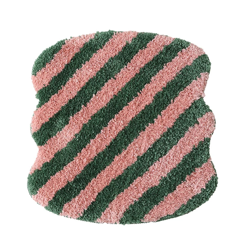 Hochfloriger Badematten-Teppich mit diagonaler Streifenstruktur und organischer Form Karnz