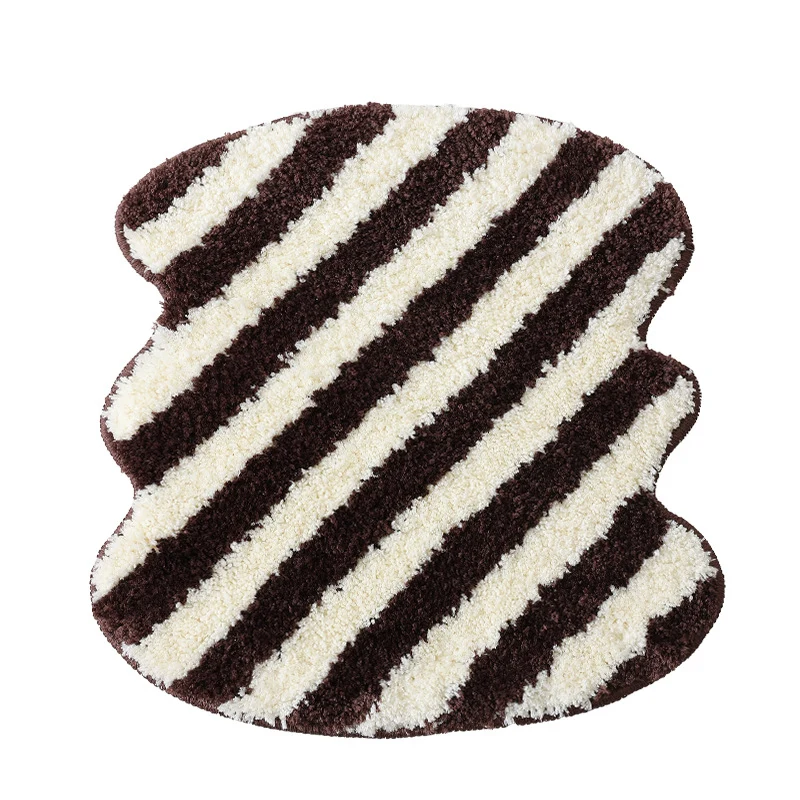 Hochfloriger Badematten-Teppich mit diagonaler Streifenstruktur und organischer Form Karnz