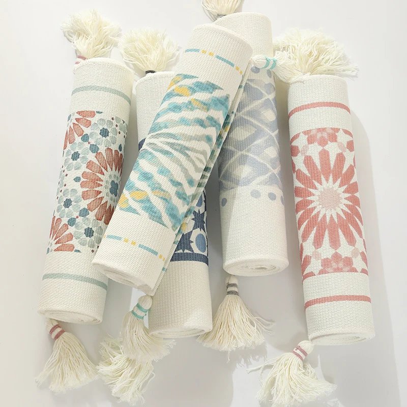 Handgewebter dekorativer Tischläufer mit Ikat-Jacquard und Quasten Karnz