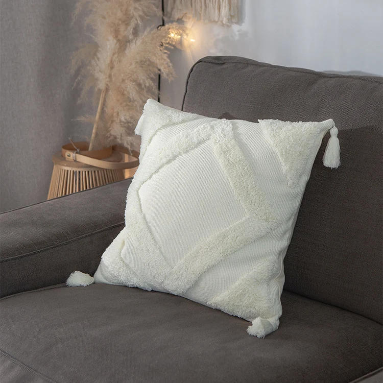 Gewebter Zierkissenbezug mit hohem Flor, Diamant-Tufting und Quasten Karnz