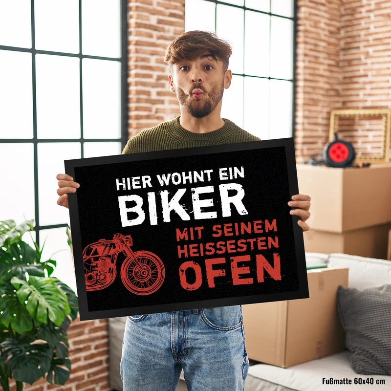Hier wohnt ein Biker mit seinem heißesten Ofen Motorrad Fußmatte