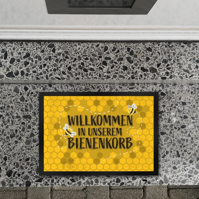 Willkommen in unserem Bienenkorb - Fußmatte mit summenden Bienen und Honigwabenmotiv