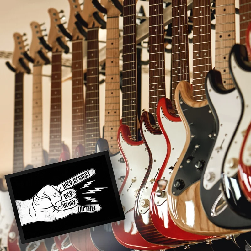 Hier regiert der Heavy Metal Fußmatte mit cooler Metalhand