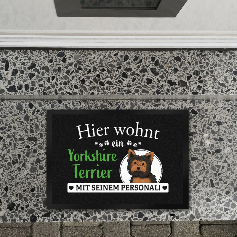Hier wohnt ein Golden Retriever mit seinem Personal Fußmatte