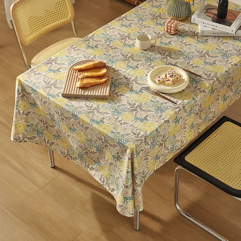 Abwaschbare Tischdecke aus Polyester mit floraler Aquarell-Optik und wasserabweisender Beschichtung Karnz