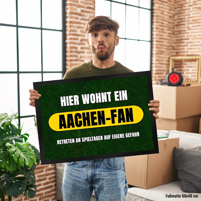 Hier wohnt ein Aachen-Fan Fußmatte in 35x50 cm mit Rasenmotiv