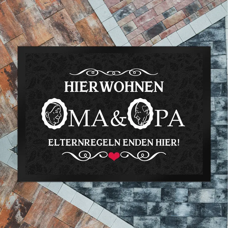 Hier wohnen Oma & Opa Fußmatte im Vintage-Look