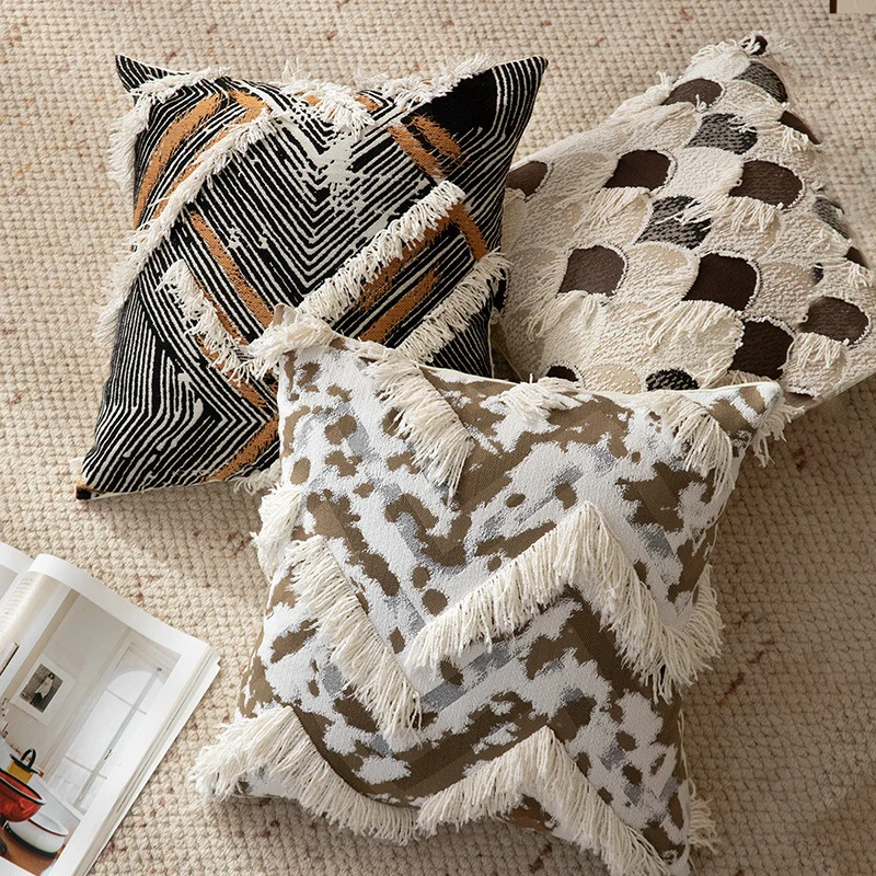 Gewebter Boho-Zierkissenbezug mit Fransen und geometrischem Chevron-Motiv Karnz
