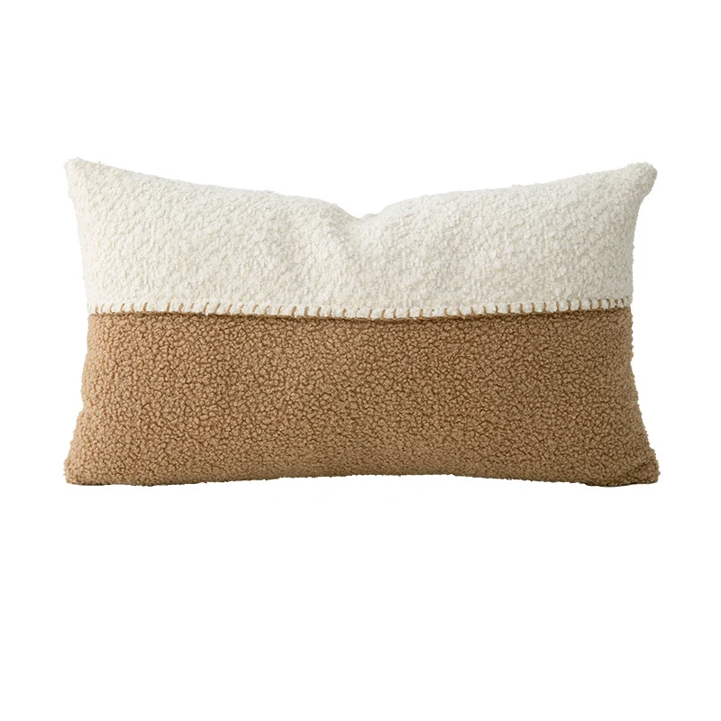 Dekoratives Bouclé-Kissen mit Teddy-Fleece-Struktur und Ziernaht Karnz