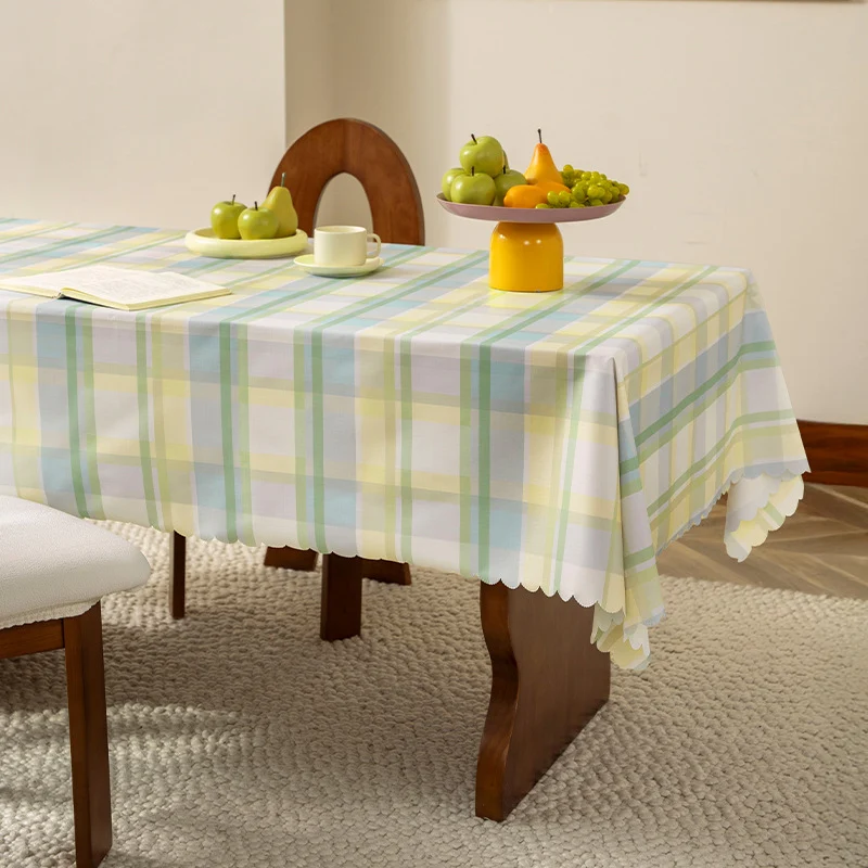 Abwischbare Tischdecke mit Sternenmotiv und gewelltem Saum Karnz