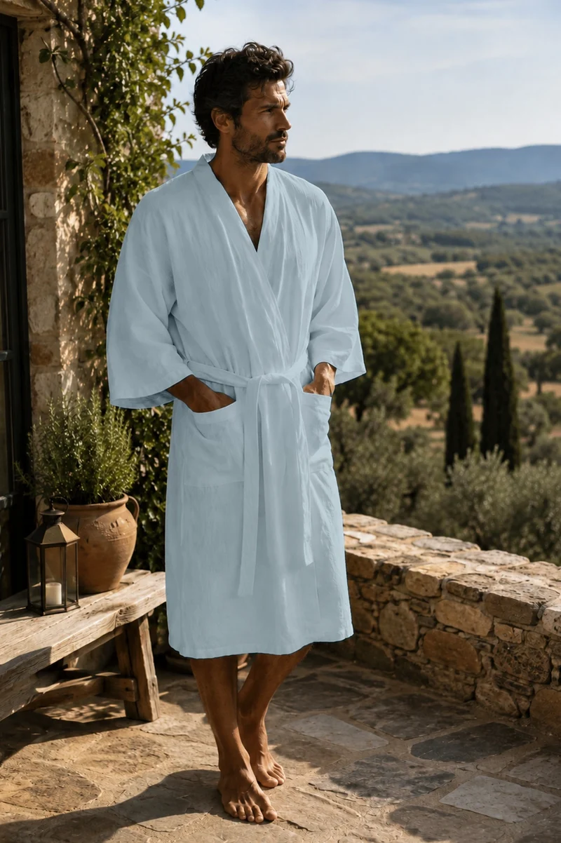 Langer Herren-Bademantel Kimono aus eisblauem Leinen - Nelson