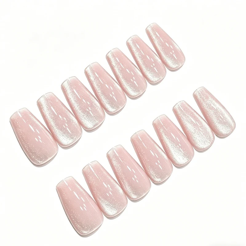 Glamouröser Glitter Ombre Nagelkunst Karnz