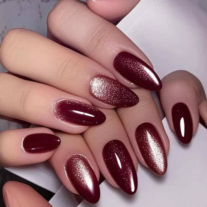 Glamouröse Gel-Nagelkunst Karnz