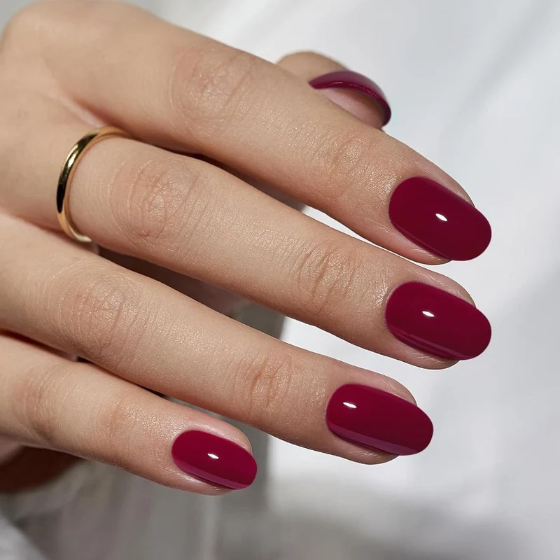 Glossy Oval-Shaped Nail Enhancements Stornfield