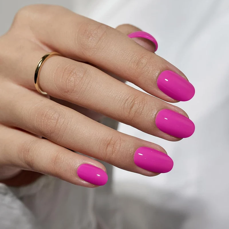Glossy Oval-Shaped Nail Enhancements Stornfield