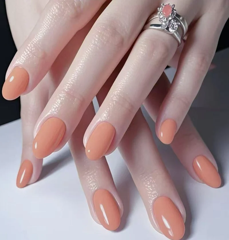 Glossy Oval-Shaped Nail Enhancements Stornfield