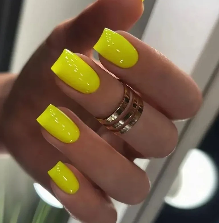 Glossy Nail Lacquer Stornfield