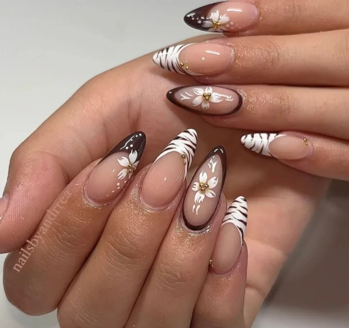 Floral Tip Acryl Nagelverstärkungen Karnz