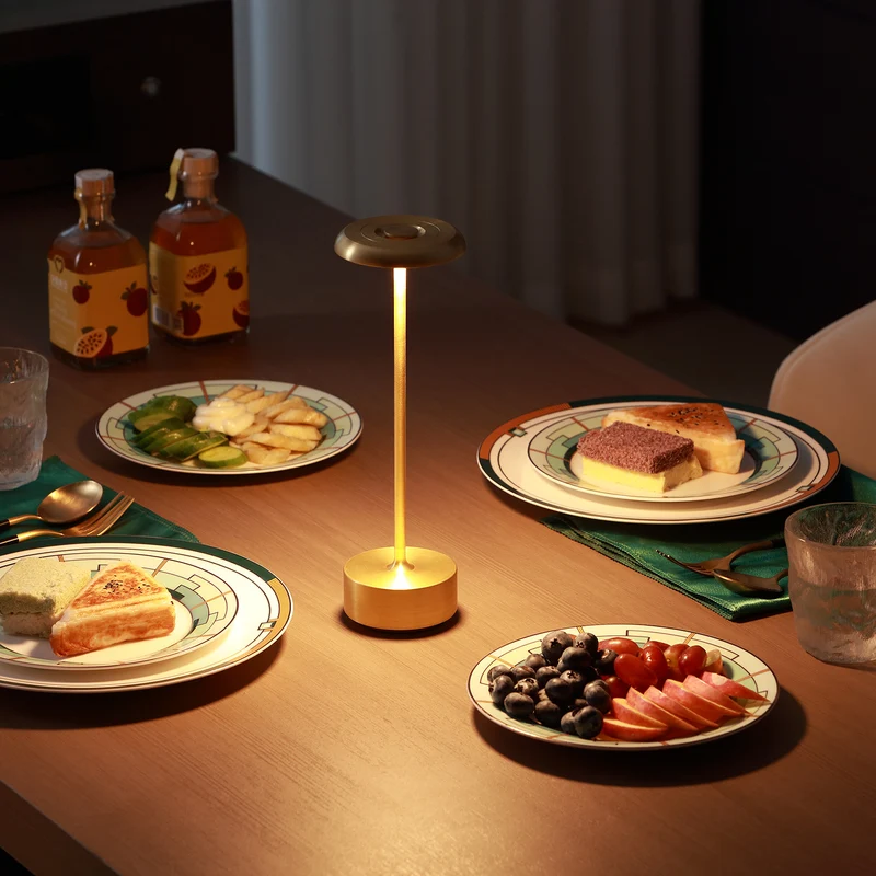 Zeitgenössische Minimalistische Tischlampe für moderne Dekoration