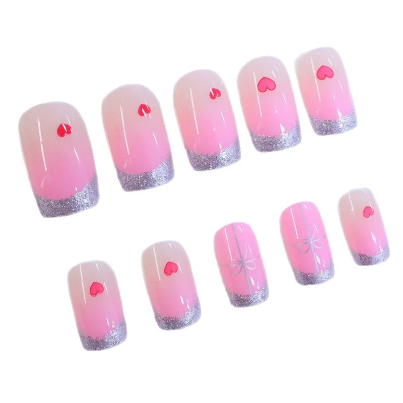 Herz-verzierte elegante Nagelkunst-Verlängerungen Karnz