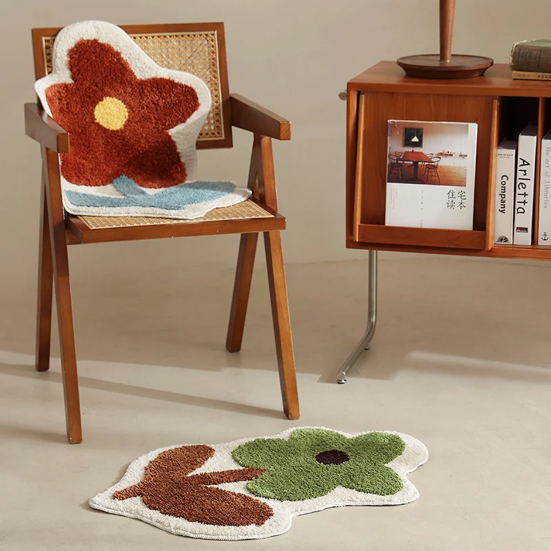 Blumenförmige handgetuftete Badematte mit voluminösem Hochflor und rutschfester Latexunterseite Karnz