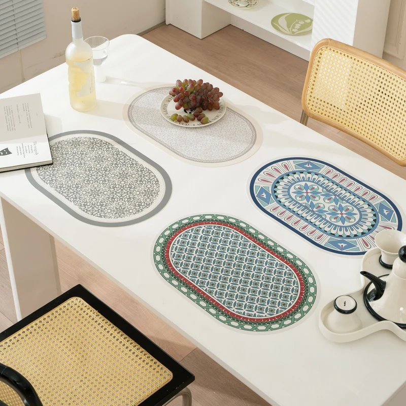 Badezimmer‑Matten‑Set Karnz mit rutschfester Softback‑Unterseite und feiner Spitzenmuster‑Optik