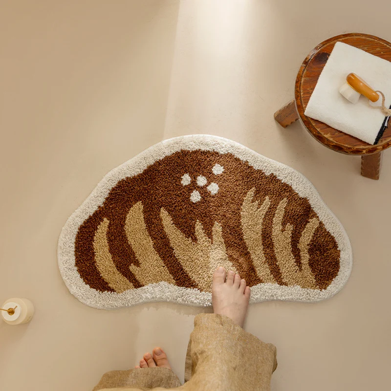 Badezimmer‑Badematten‑Set Karnz mit handgetuftetem Keks- und Brot‑Design, weichem Mikrofaser‑Flor und rutschfester Gummiunterseite