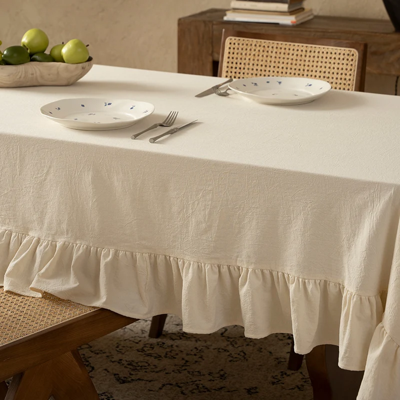 Tischdecke Karnz - Baumwollmischung mit Volantkante und leichter Leinenoptik