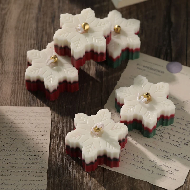 Festive Snowflake Layered Soy Wax Tabletop Candle with Decorative Bell Wick