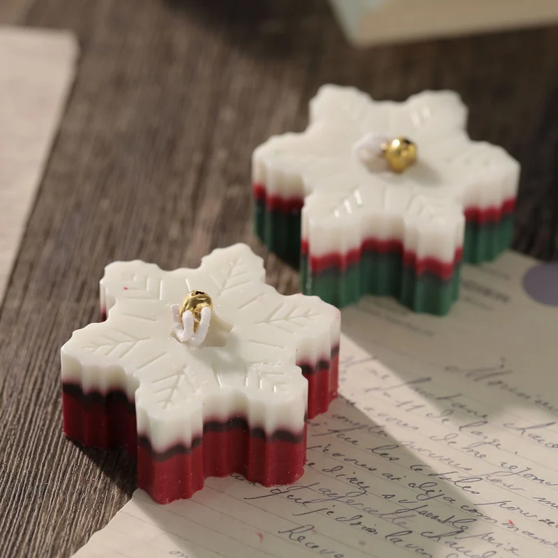 Festive Snowflake Layered Soy Wax Tabletop Candle with Decorative Bell Wick