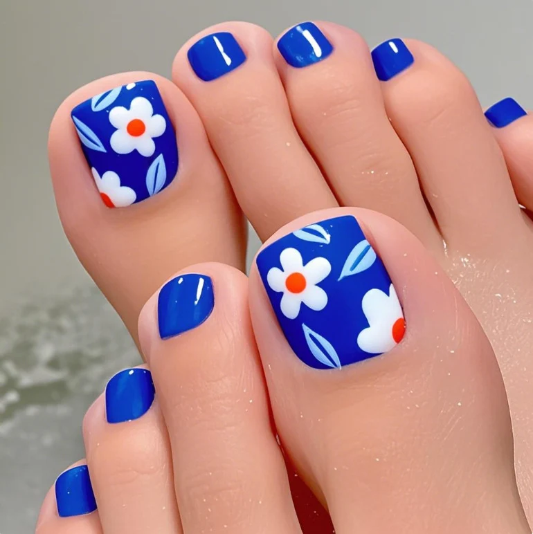 Floral-Themed Pedicure Nail Art Stornfield