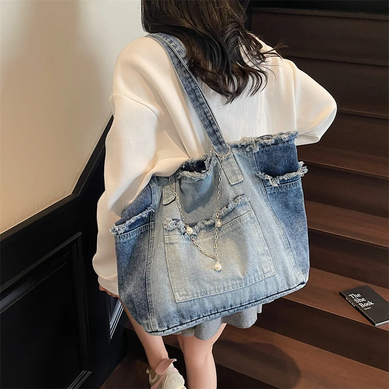 Distressed Denim Tragetasche