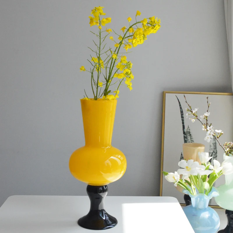 Skulptural Hoher Hals Blasenglas Fußvase Karnz