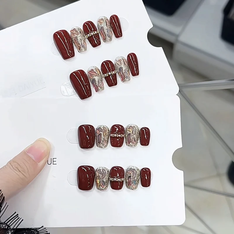 Elegantes dekoratives Press-On-Nagelset Karnz 1787295993