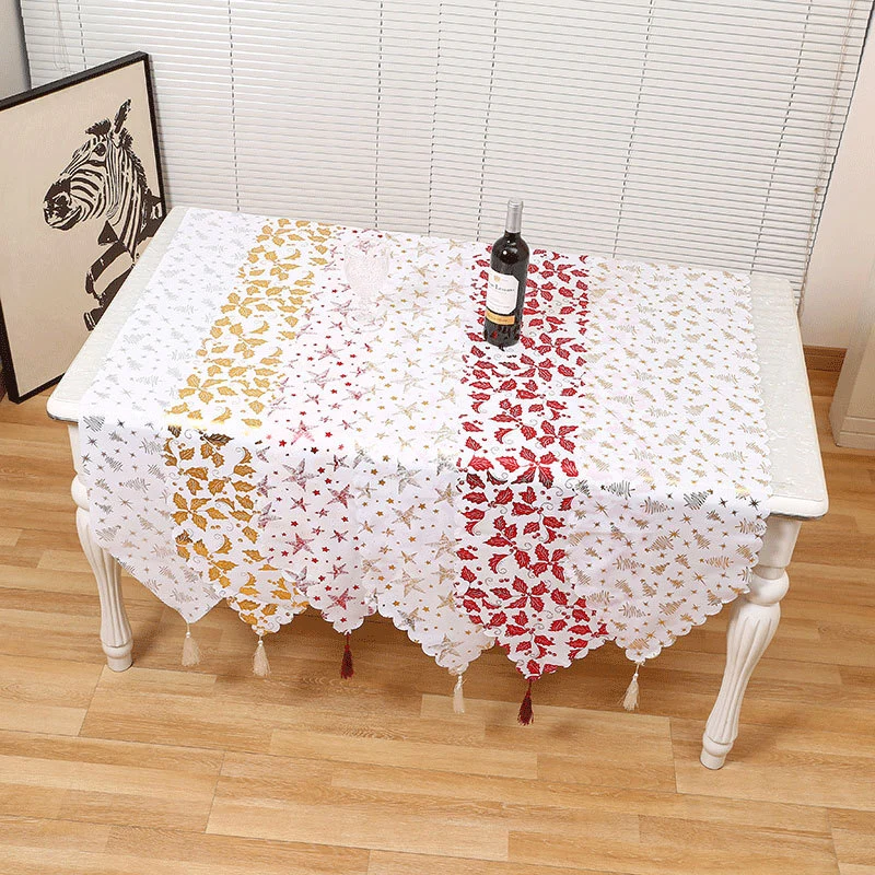 Elegant Star-Embellished Table Runner Stornfield