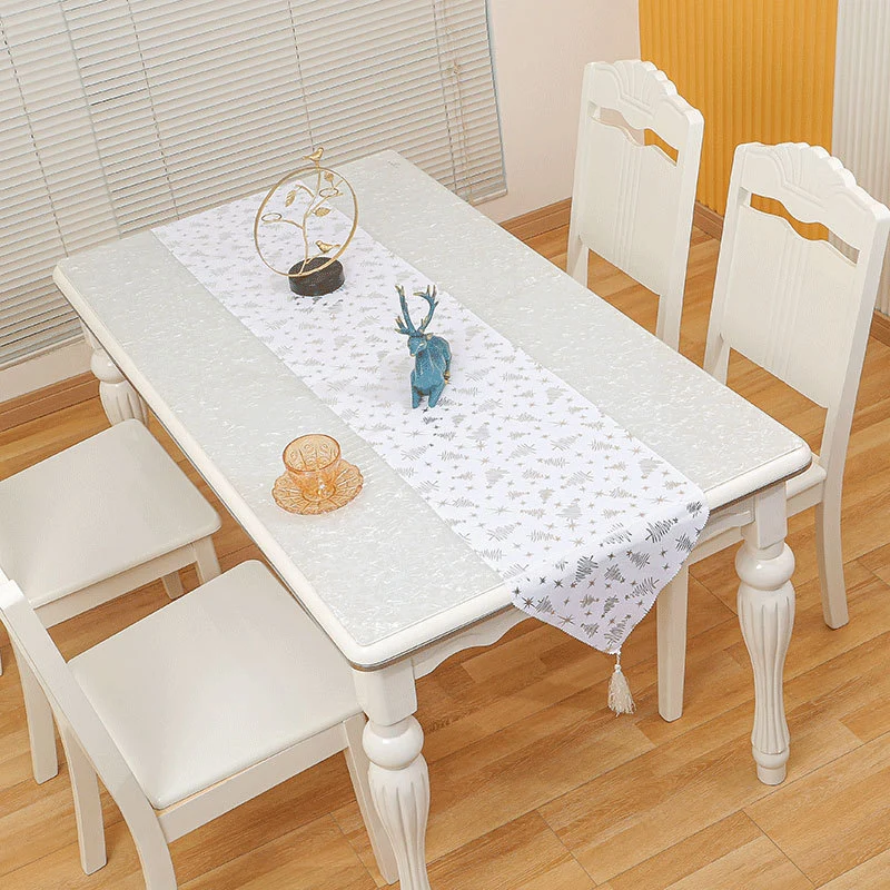 Elegant Star-Embellished Table Runner Stornfield