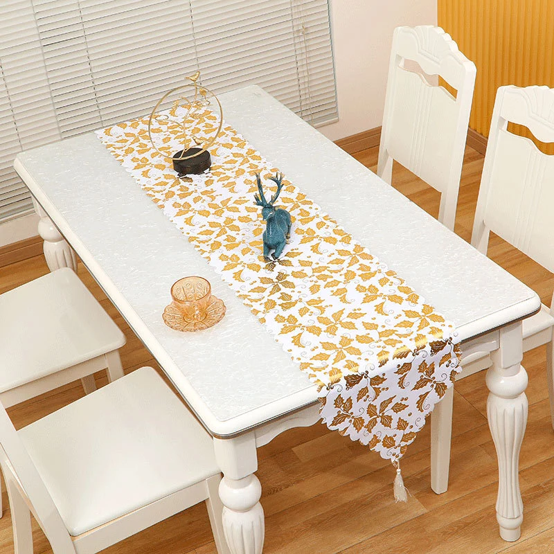 Elegant Star-Embellished Table Runner Stornfield
