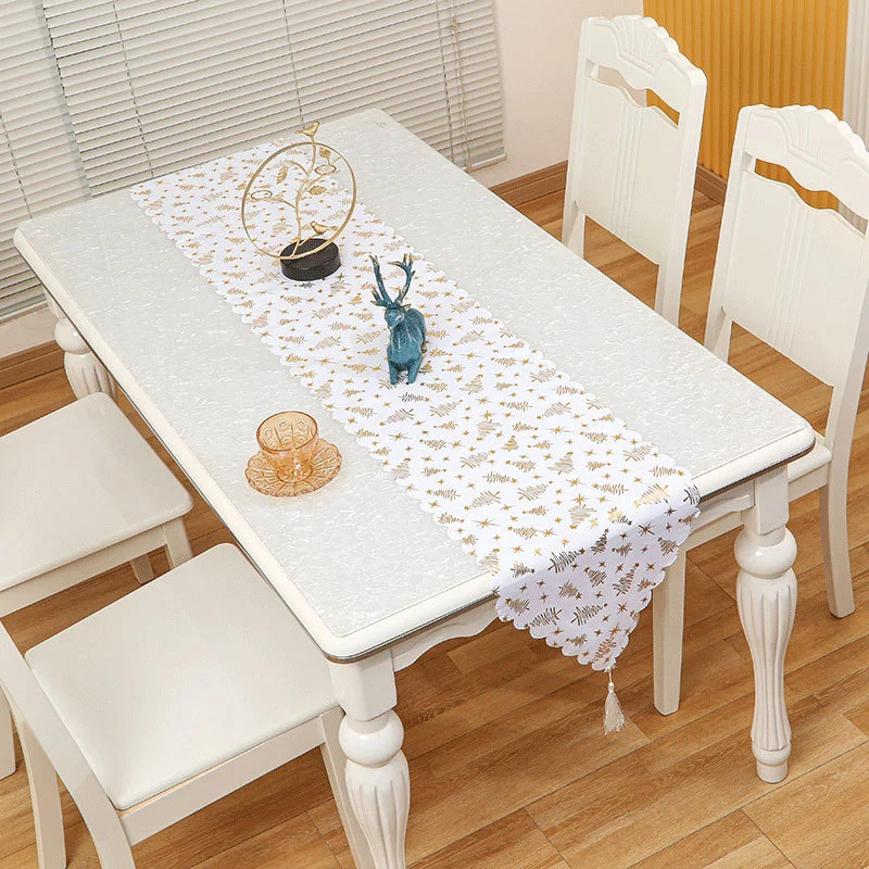 Elegant Star-Embellished Table Runner Stornfield