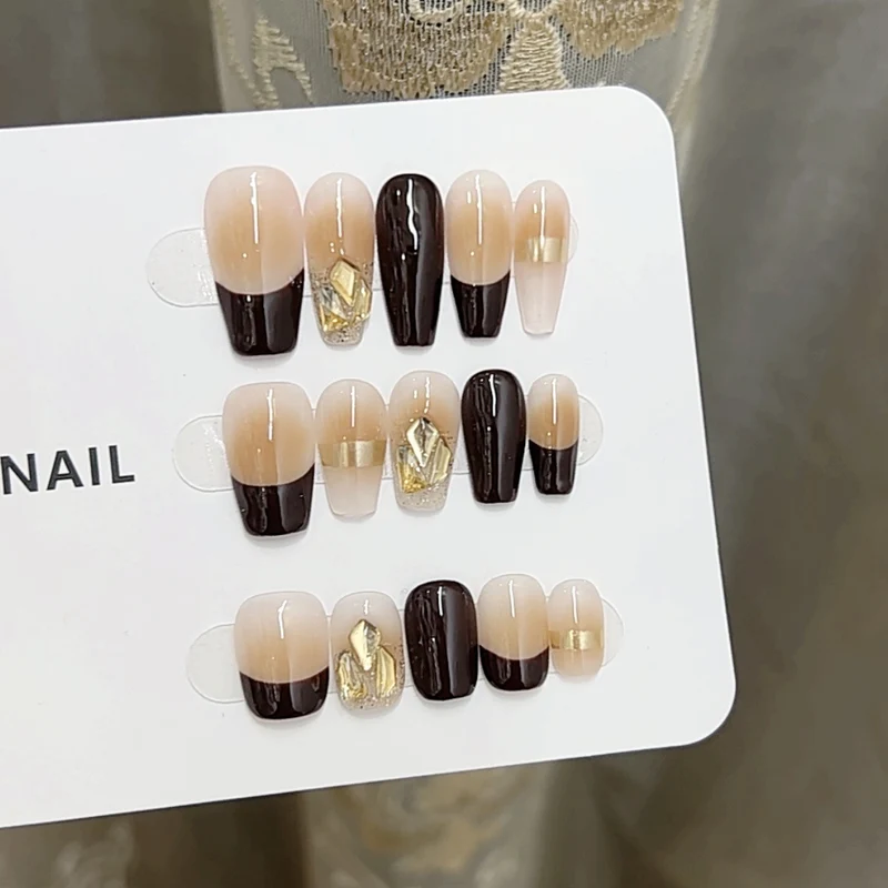Künstlerisches Ombre Press-On Nails Set Karnz
