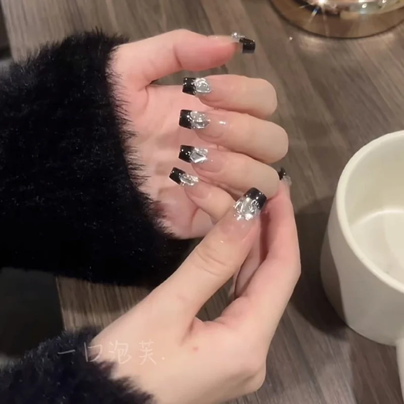 Artistische Nagelverstärkung Karnz
