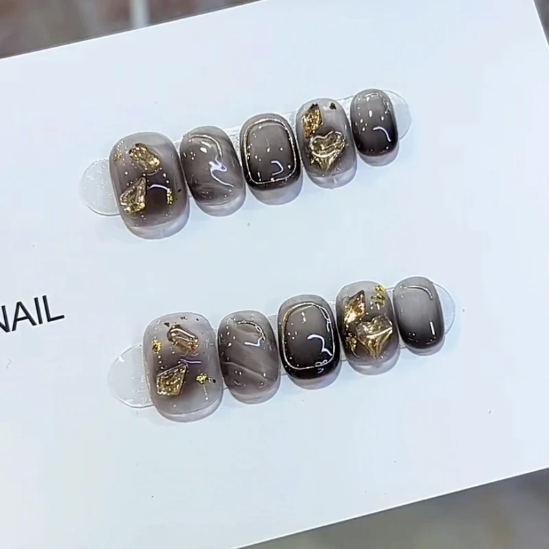 Künstlerisches Marmor-Effekt Press-On Nagelset Karnz