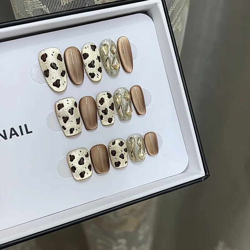 Künstlerisches Glam Nagel-Kit Karnz